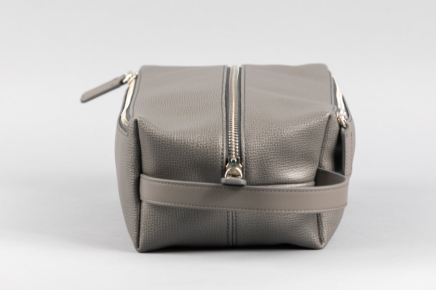 Dark Grey Wash Bag (099MC)