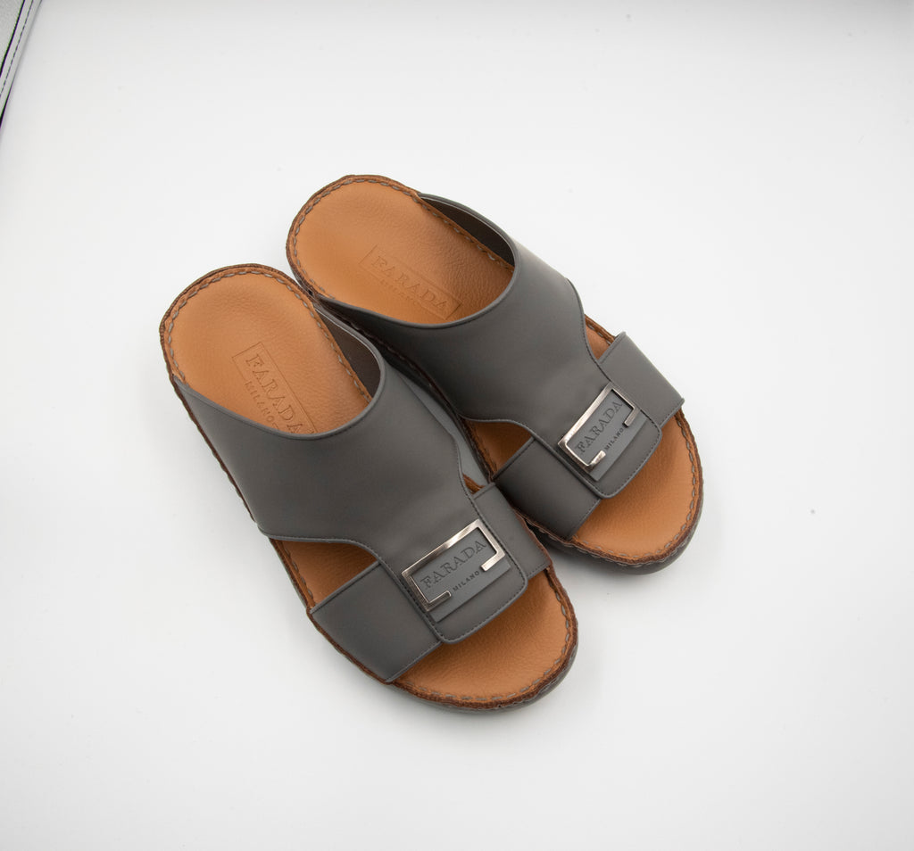 Logo Embossed Arabic Sandals (4083PY)